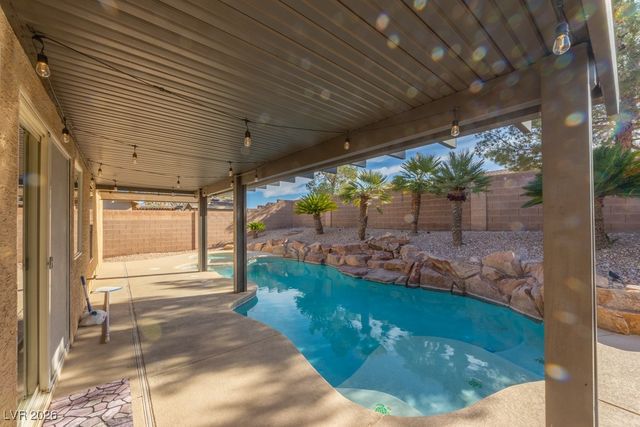 8217 Cabin Springs Avenue, Las Vegas, NV 89131