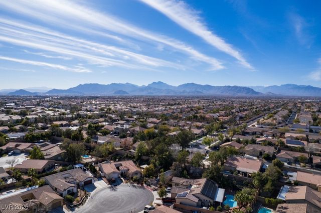 8217 Cabin Springs Avenue, Las Vegas, NV 89131