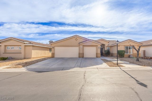 8217 Cabin Springs Avenue, Las Vegas, NV 89131