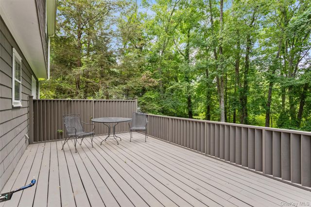 29 Cartway Lane W, Bedford, NY 10506