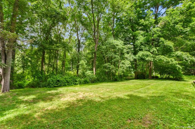 29 Cartway Lane W, Bedford, NY 10506