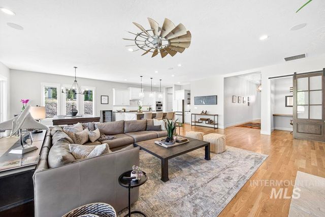 6004 E Hootowl Dr, Boise, ID 83716