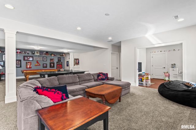 2804 Pat Tillman Drive, Springfield, IL 62711