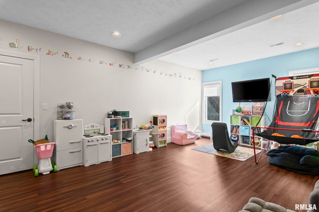 2804 Pat Tillman Drive, Springfield, IL 62711