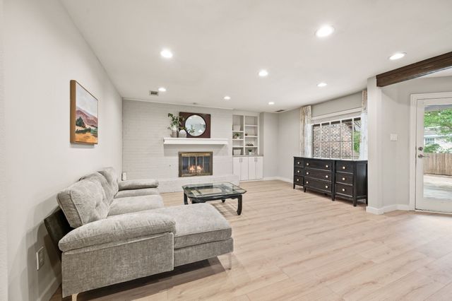 2214 Wilson Drive, Arlington, TX 76011