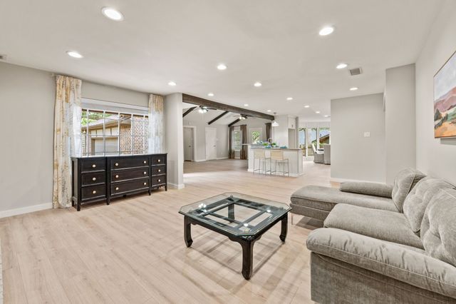 2214 Wilson Drive, Arlington, TX 76011