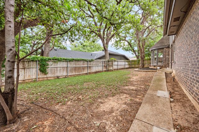 2214 Wilson Drive, Arlington, TX 76011