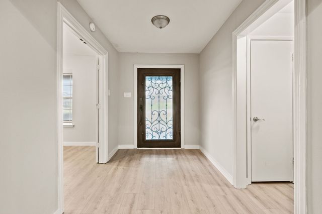 2214 Wilson Drive, Arlington, TX 76011