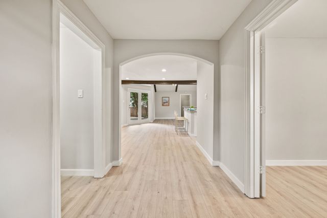 2214 Wilson Drive, Arlington, TX 76011