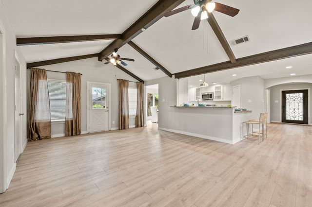 2214 Wilson Drive, Arlington, TX 76011
