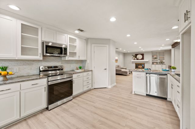 2214 Wilson Drive, Arlington, TX 76011