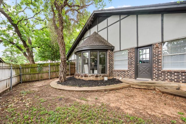 2214 Wilson Drive, Arlington, TX 76011
