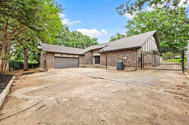2214 Wilson Drive, Arlington, TX 76011
