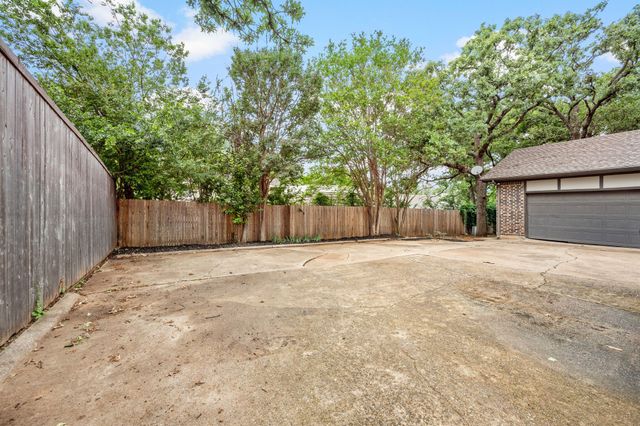 2214 Wilson Drive, Arlington, TX 76011