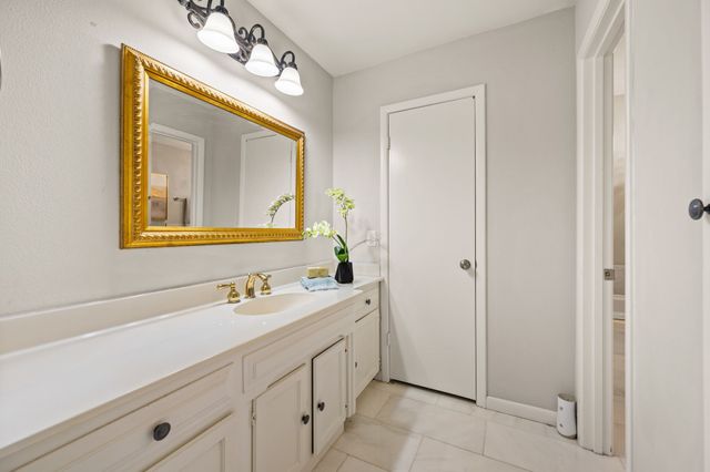 2214 Wilson Drive, Arlington, TX 76011