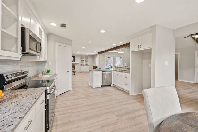 2214 Wilson Drive, Arlington, TX 76011