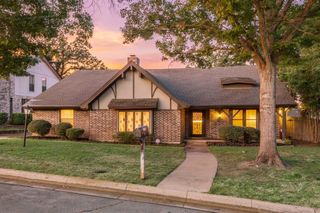 2214 Wilson Drive, Arlington, TX 76011