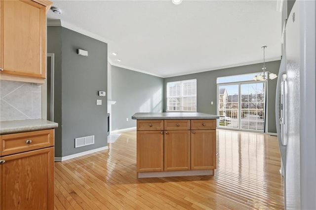 7671 W 158th Terrace, Overland Park, KS 66223