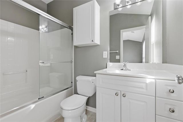 7671 W 158th Terrace, Overland Park, KS 66223