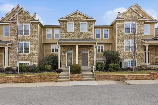 7671 W 158th Terrace, Overland Park, KS 66223