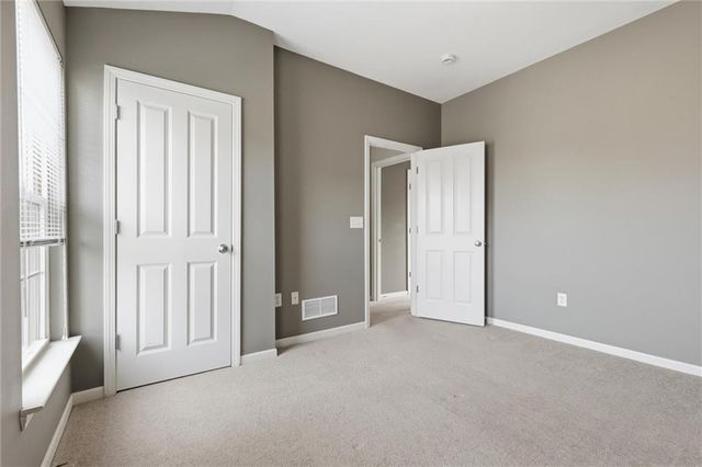 7671 W 158th Terrace, Overland Park, KS 66223