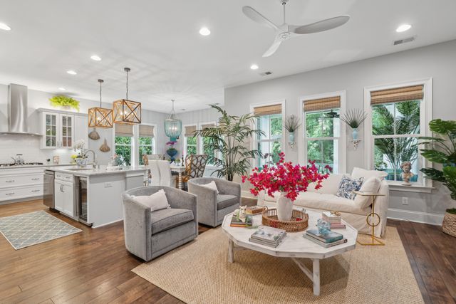 4278 Home Town Lane, Ravenel, SC 29470