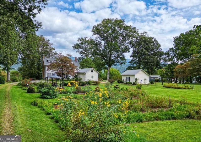 1194 Main Street, Andrews, NC 28901