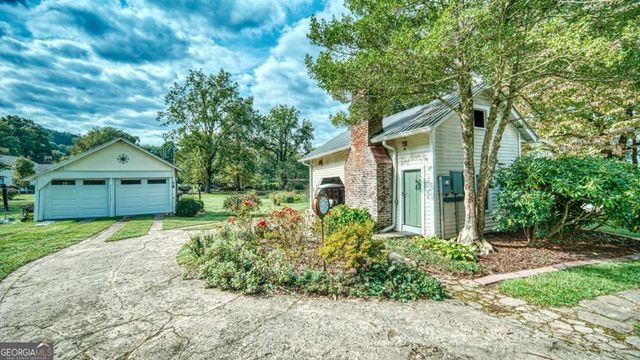 1194 Main Street, Andrews, NC 28901