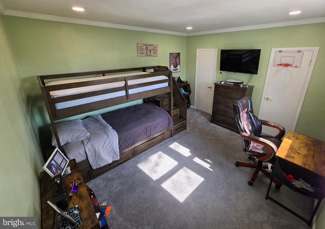 142 NEW RD, Horsham, PA 19044