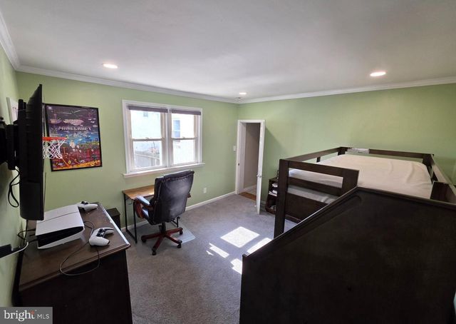 142 NEW RD, Horsham, PA 19044