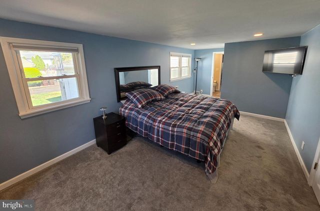 142 NEW RD, Horsham, PA 19044