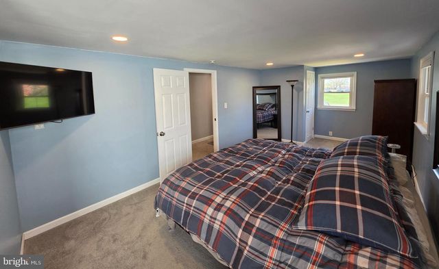 142 NEW RD, Horsham, PA 19044