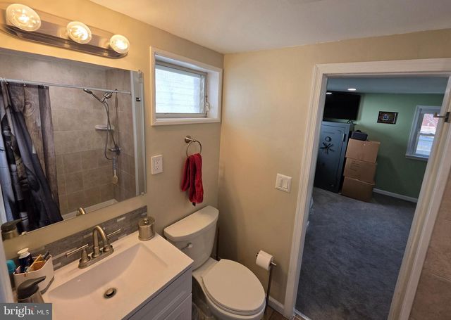 142 NEW RD, Horsham, PA 19044