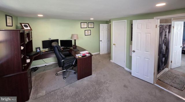 142 NEW RD, Horsham, PA 19044