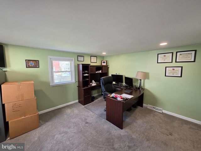 142 NEW RD, Horsham, PA 19044