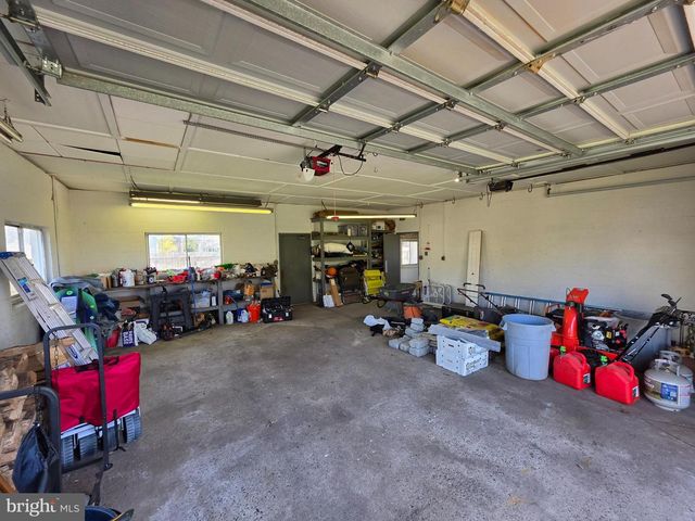 142 NEW RD, Horsham, PA 19044