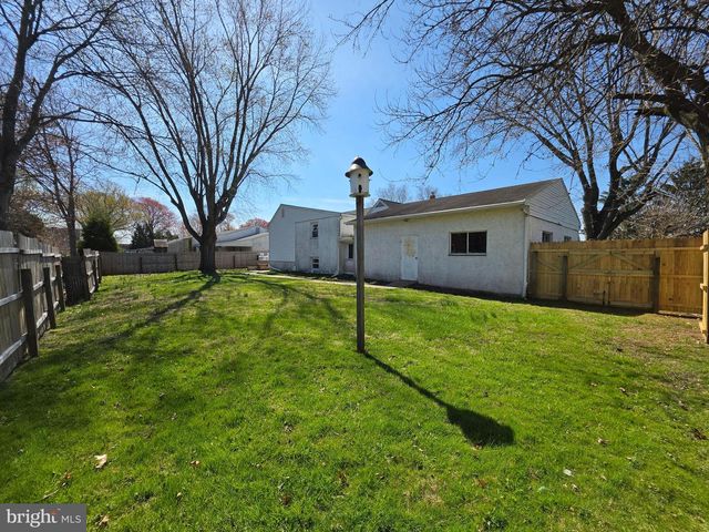 142 NEW RD, Horsham, PA 19044