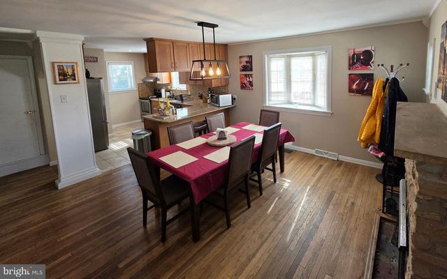 142 NEW RD, Horsham, PA 19044