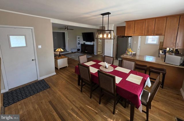 142 NEW RD, Horsham, PA 19044