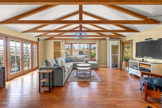 950 Seaside Court, Ventura, CA 93001