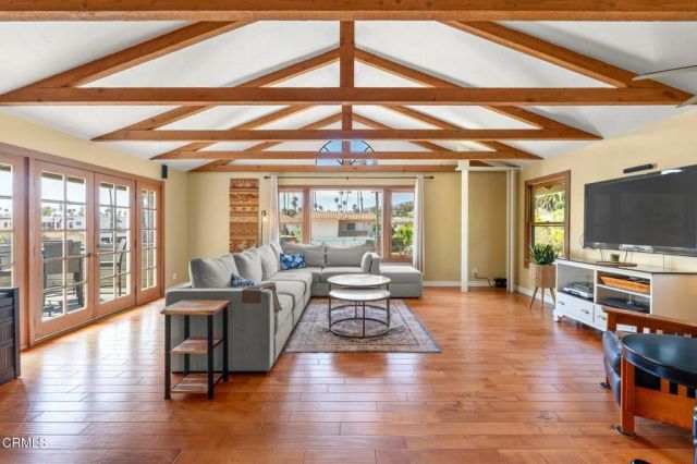 950 Seaside Court, Ventura, CA 93001