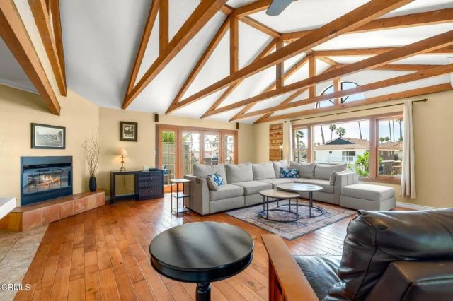 950 Seaside Court, Ventura, CA 93001