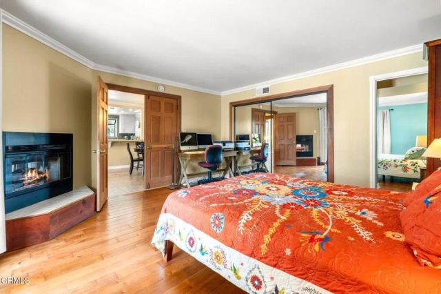 950 Seaside Court, Ventura, CA 93001