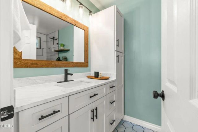 950 Seaside Court, Ventura, CA 93001