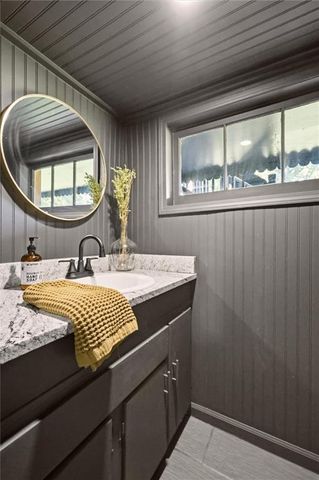 6004 NW Crystal Pool Drive, Platte Woods, MO 64151