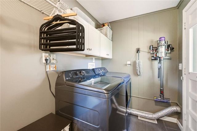 6004 NW Crystal Pool Drive, Platte Woods, MO 64151