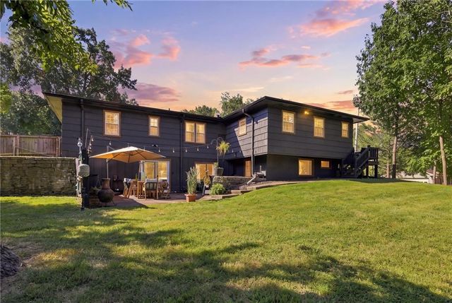 6004 NW Crystal Pool Drive, Platte Woods, MO 64151