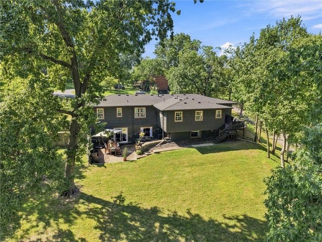 6004 NW Crystal Pool Drive, Platte Woods, MO 64151