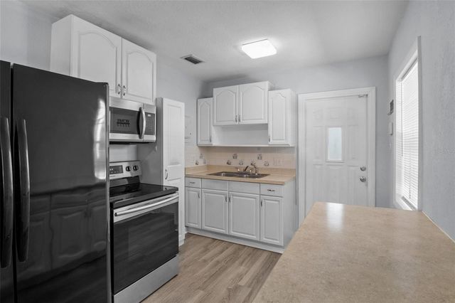 205 W MAPLE STREET, Davenport, FL 33837