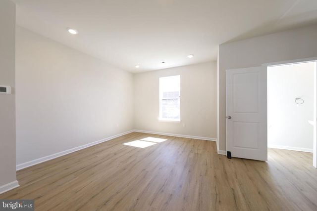 23 E CLEMENTON RD, Gibbsboro, NJ 08026
